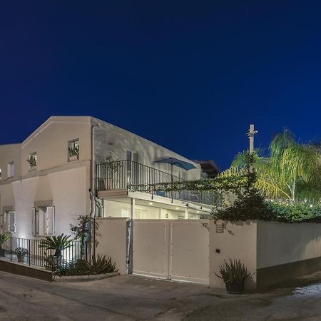 Casa Vacanze "Oceano Mare" Pozzallo Exterior foto